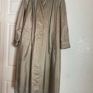 Vintage British Mist  Women's Tan Trench Coat with belt.